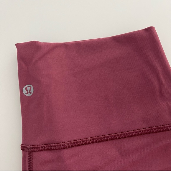 lulu wunder under 25 inch leggings - Picture 2 of 3